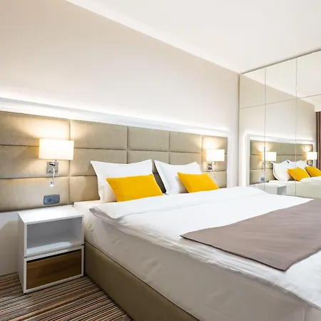 Tesla - Smart Garni 4* Belgrad