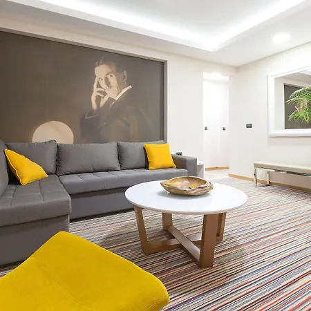 Tesla - Smart Garni Belgrad