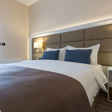 Tesla - Smart Garni Ξενοδοχείο 4*