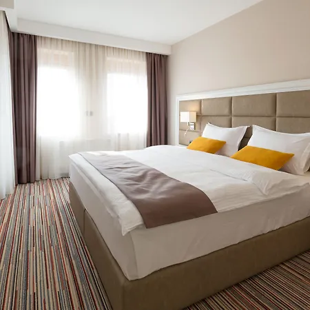 Tesla - Smart Garni 4* Βελιγράδι