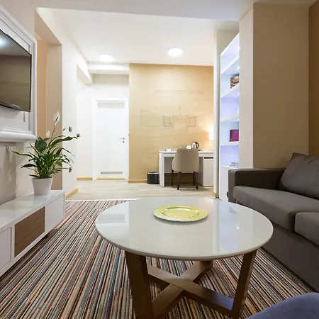 Tesla - Smart Garni Hotel Belgrad