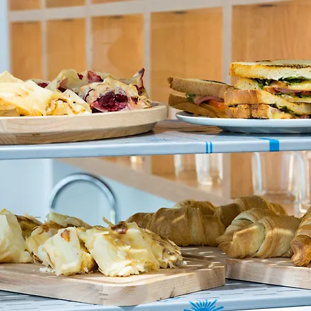 Tesla - Smart Garni Ξενοδοχείο 4*