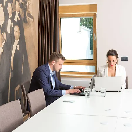 Tesla - Smart Garni Hotel Belgrad