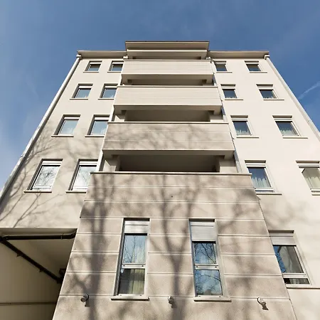 Tesla - Smart Garni 4*