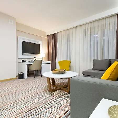 Tesla - Smart Garni Hotel