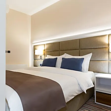 Tesla - Smart Garni 4* Βελιγράδι