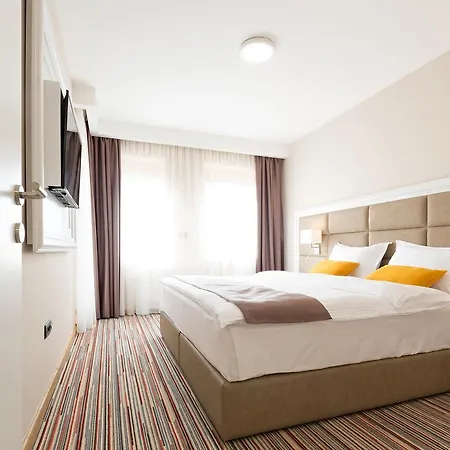 Hotel Tesla - Smart Garni