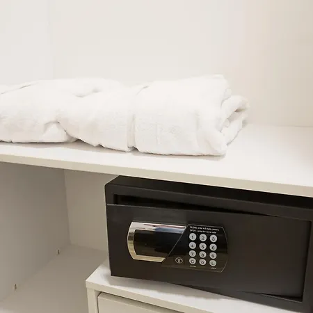 Hotel Tesla - Smart Garni