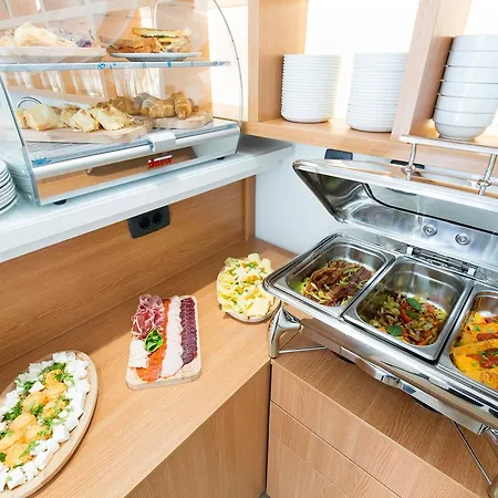 Tesla - Smart Garni 4* Belgrad