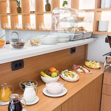 Tesla - Smart Garni Hotel Belgrad