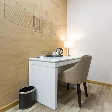 Hotel Tesla - Smart Garni