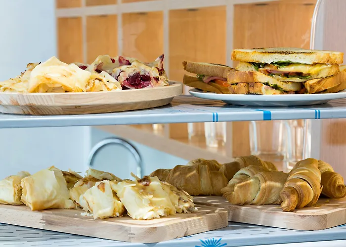 Tesla - Smart Garni Hotel 4*