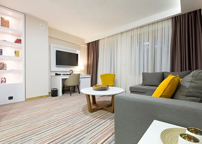 Tesla - Smart Garni Hotel